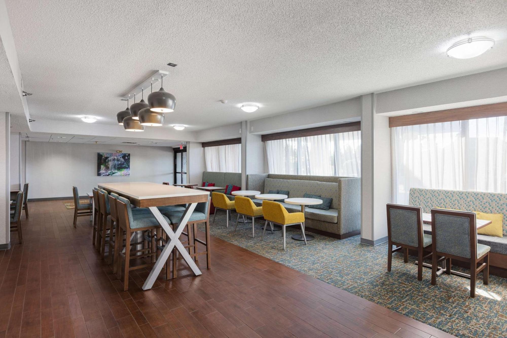 Hampton Inn Columbus/Дублин Экстерьер фото
