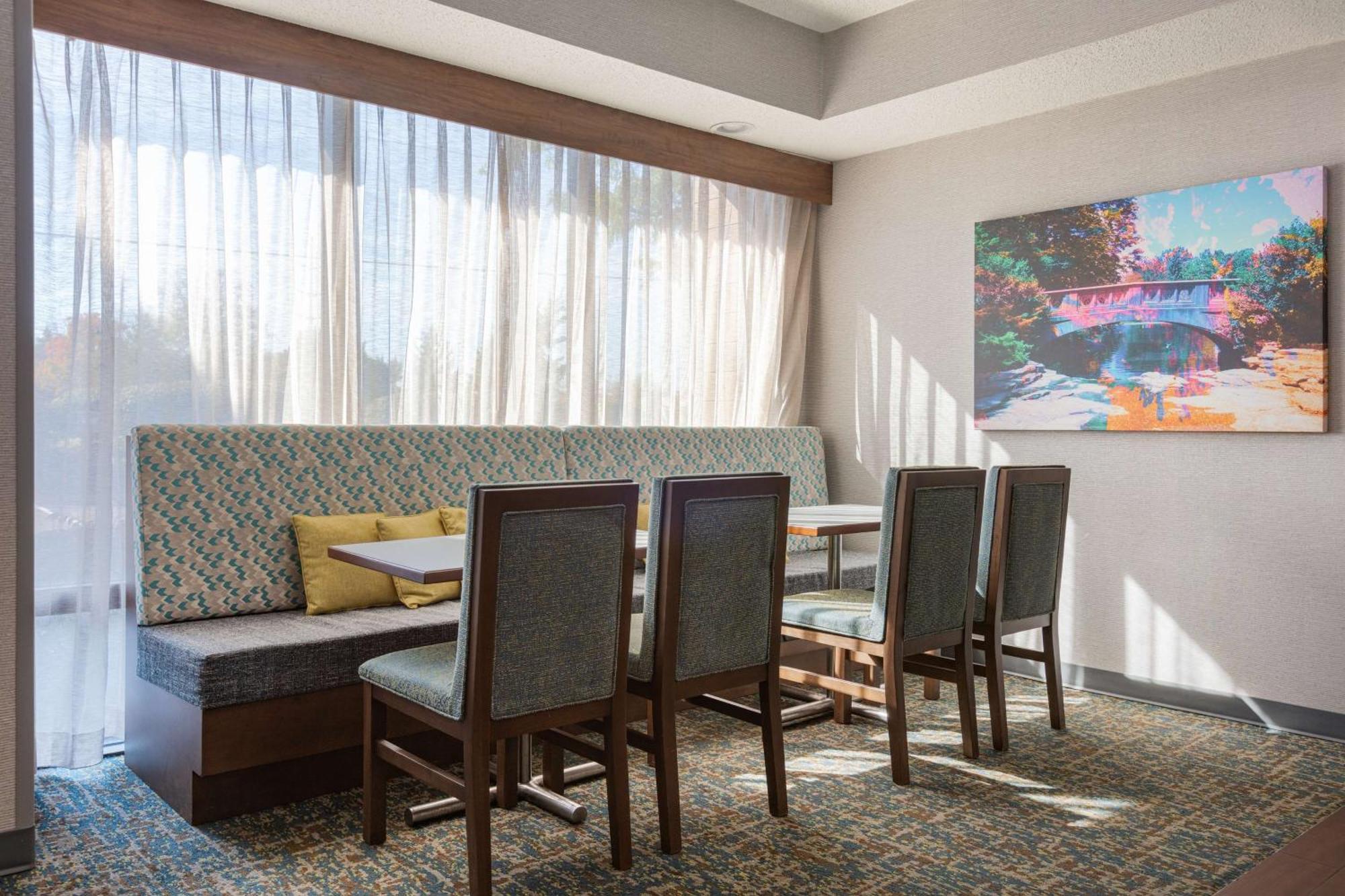 Hampton Inn Columbus/Дублин Экстерьер фото